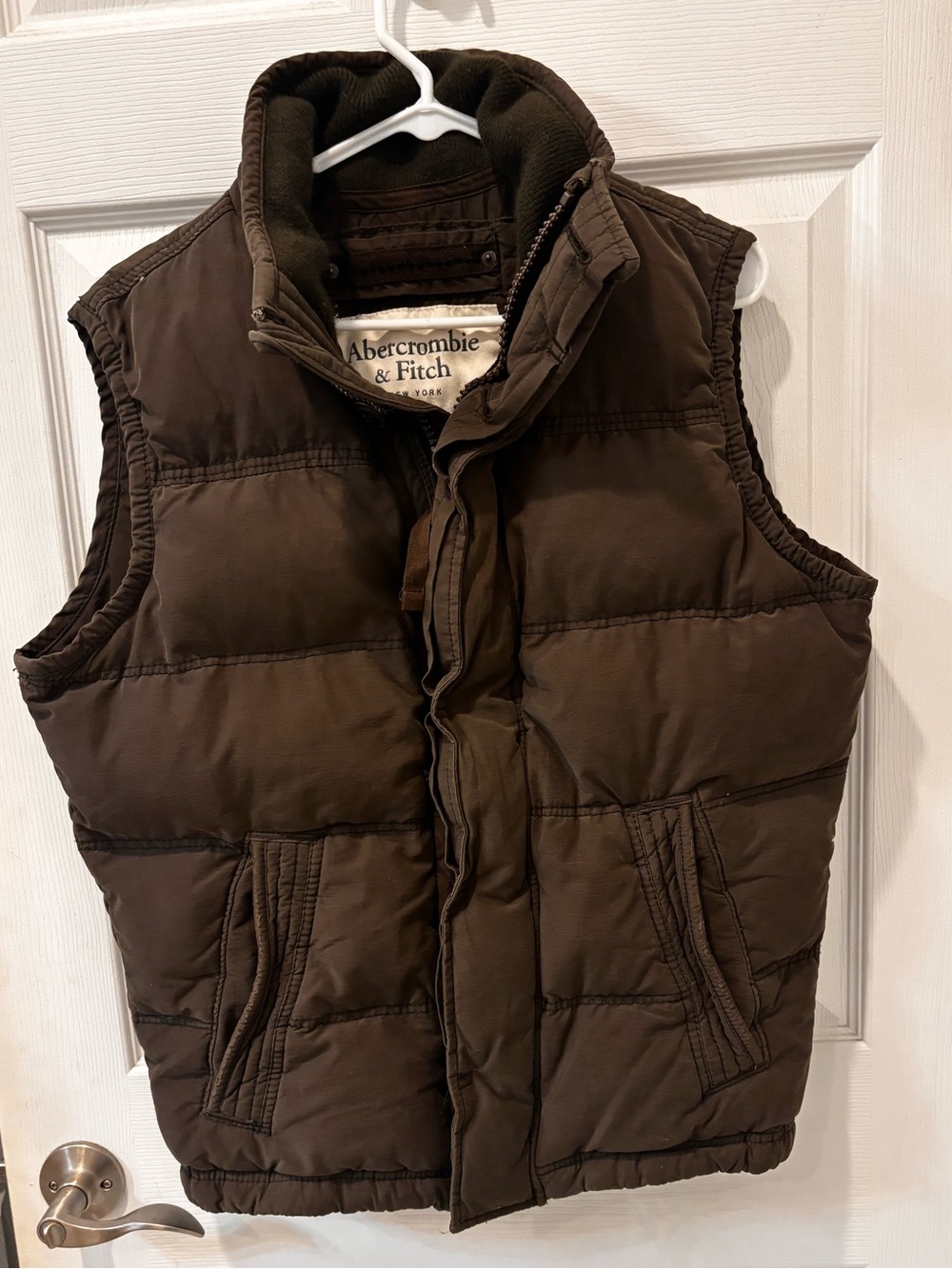 Abercrombie & Fitch Summit Rock Quilted Puffer Vest